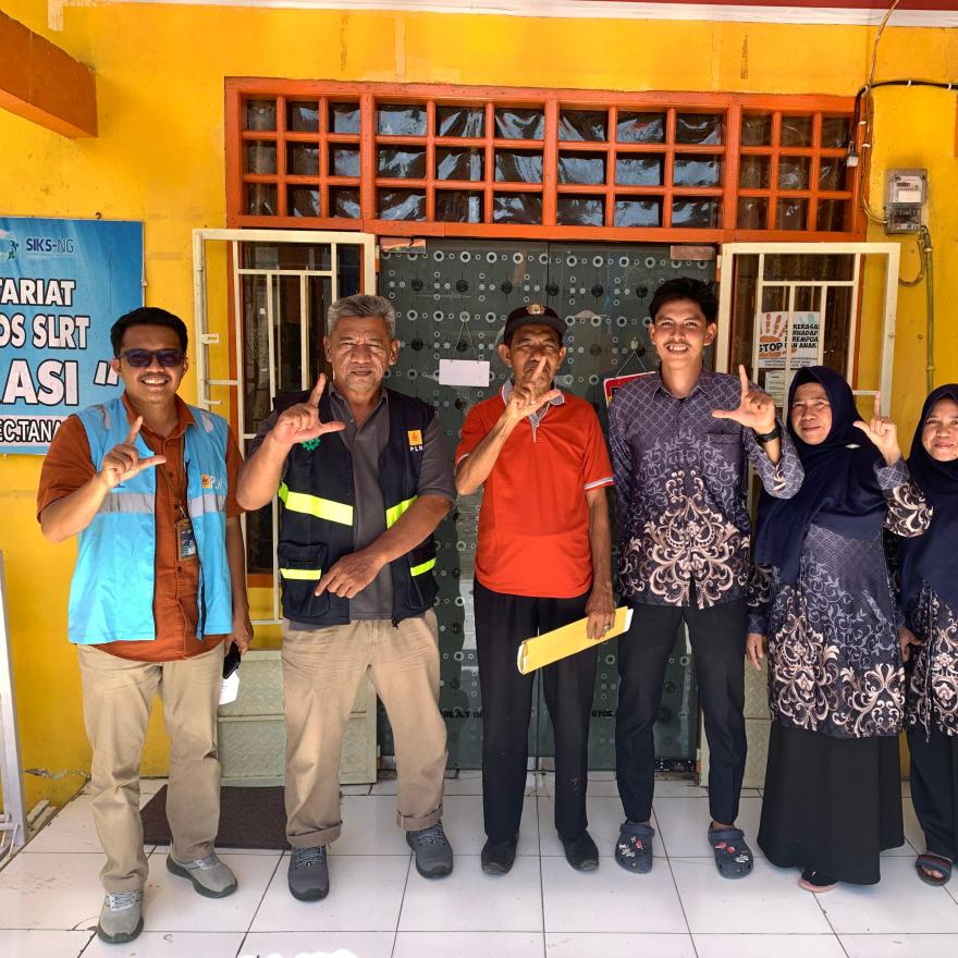 PLN UP3 Watampone Lakukan Survei Pembangunan Jaringan Listrik di Tiga Jalan Tani Desa Mario