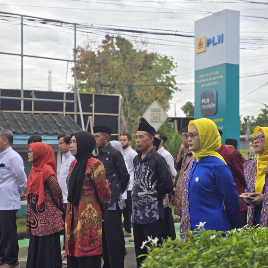 Upacara Hari Listrik Nasional (HLN) ke-80 di PT. PLN (Persero) UP3 Watampone